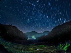 星空の聖地で眺める満天の星、思わずうっとりロマンティック旅