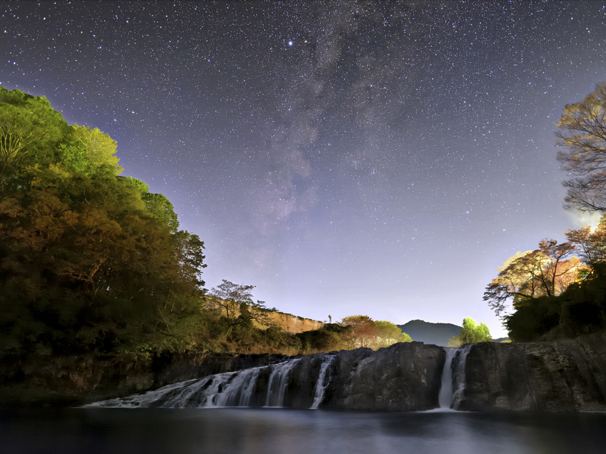 Tsuta no Fuchi Falls (Furikusa Valley) and Furikusa River