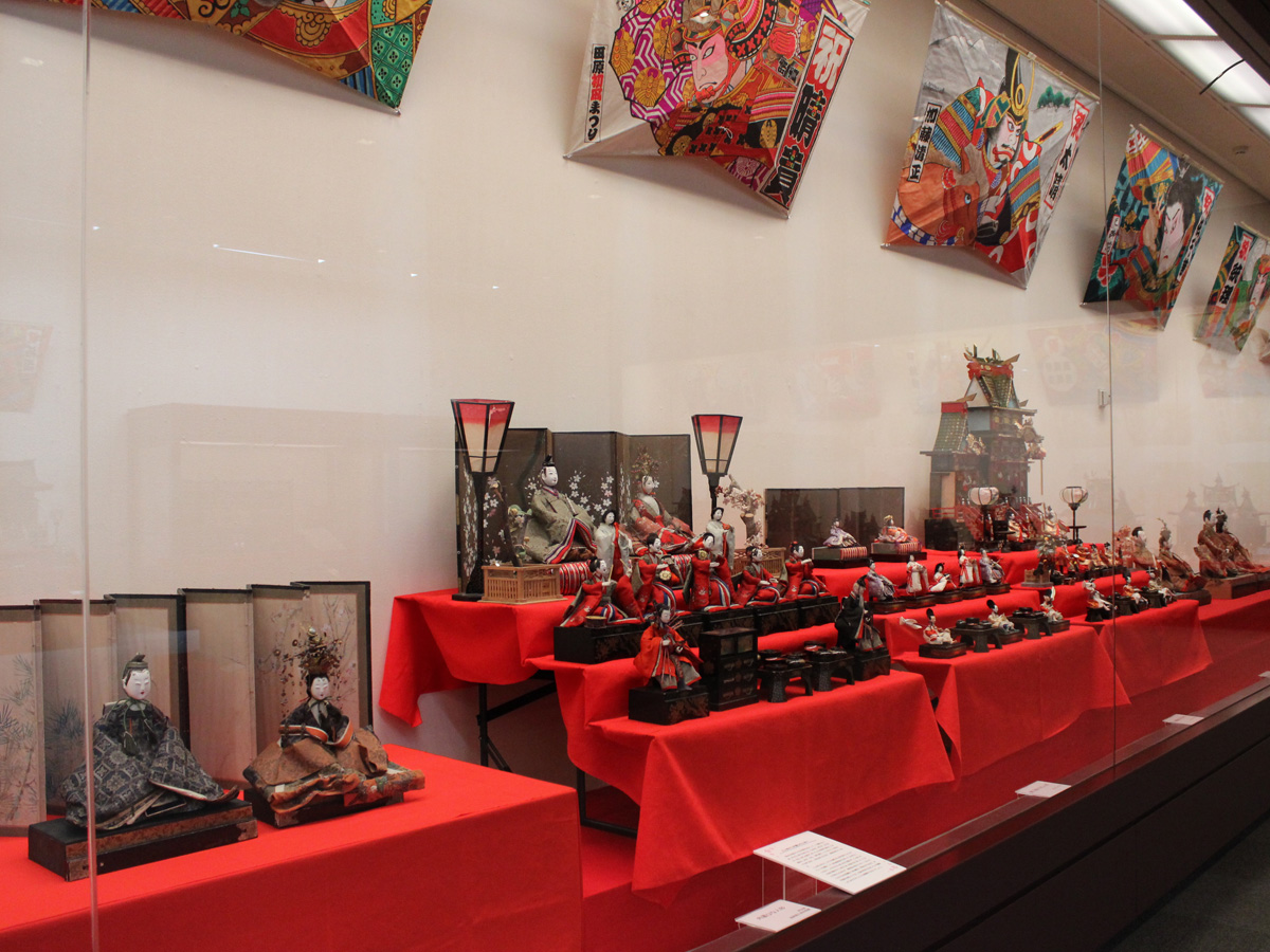 Tahara Municipal Museum's Hina Dolls and First Kites Exhibit