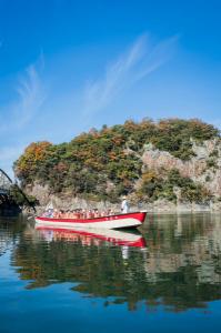 Momotaro Autumn Leaves Boat Tour