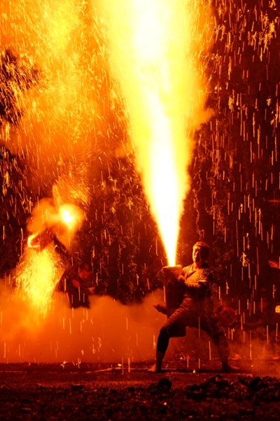 เทศกาลไฟ - ระบำเพลิงยะโยะอิ (โฮะโนะโนะไซเท็น - ยะโยะอิโฮะโนะโนะไม)
