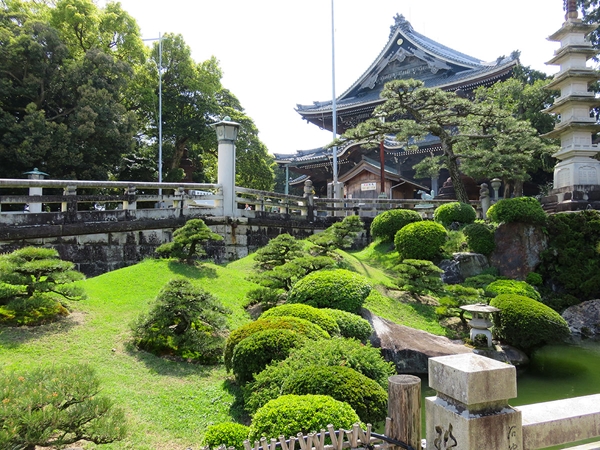 Toyokawa Inari - Toyokawa Kaku Myogonji Temple (Enpukuzan Toyokawa-Kaku Myogon-ji)