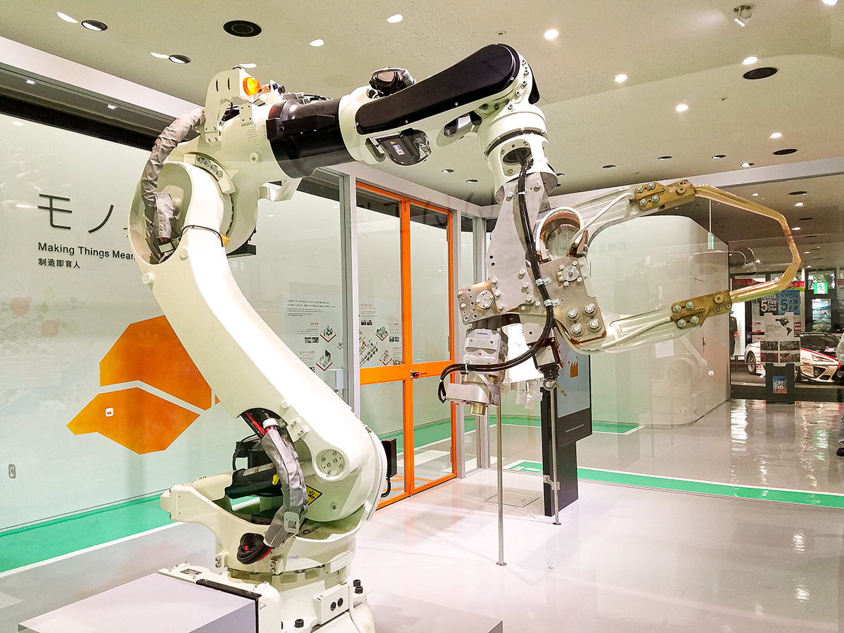 Industrial Robotic Arm exhibit, Toyota Kaikan Museum (Toyota-City)