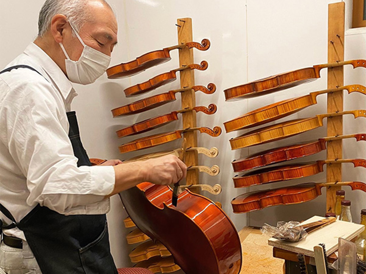 鈴木バイオリン製造の工房見学と製造体験